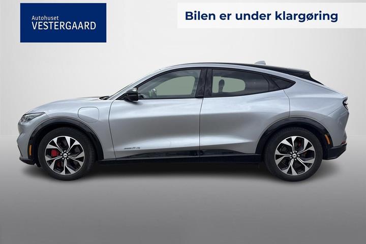Sølv Ford Mustang Mach-E fra 2021
