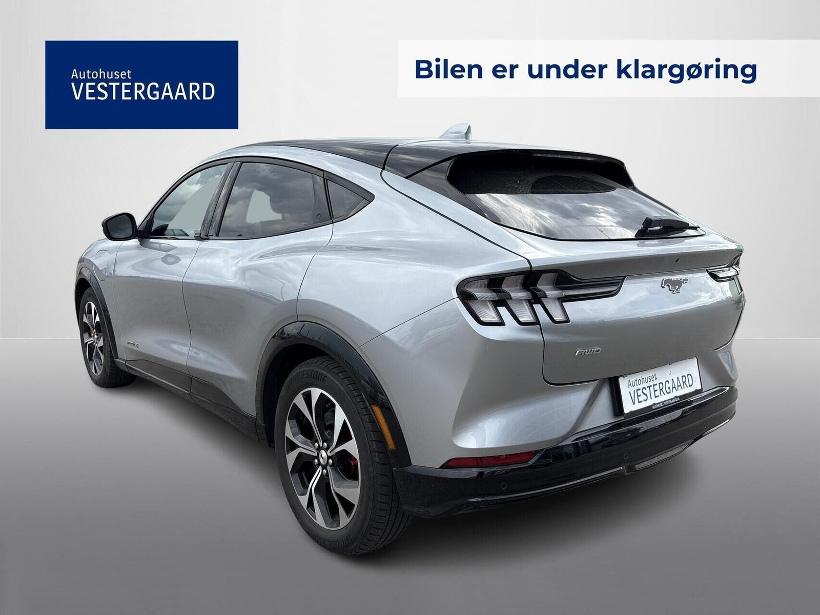 Sølv Ford Mustang Mach-E fra 2021