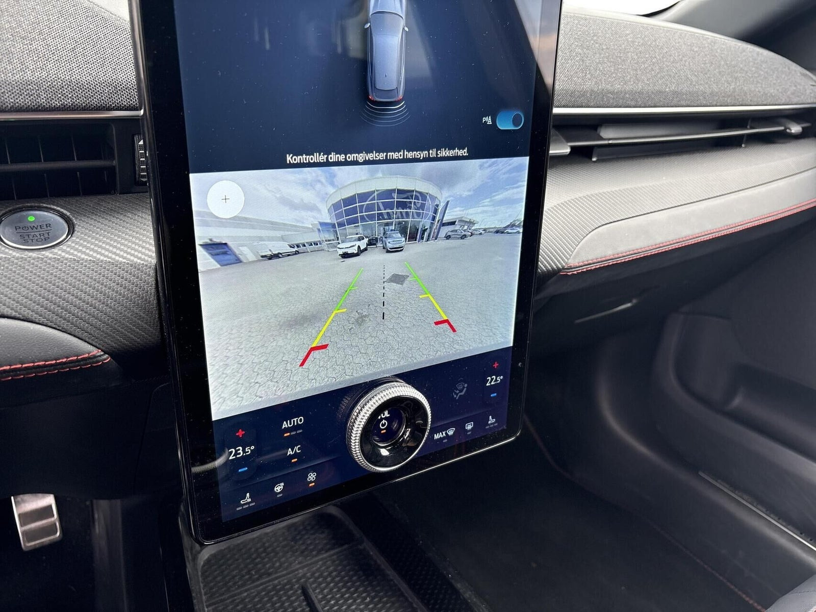 Sølv Ford Mustang Mach-E fra 2021