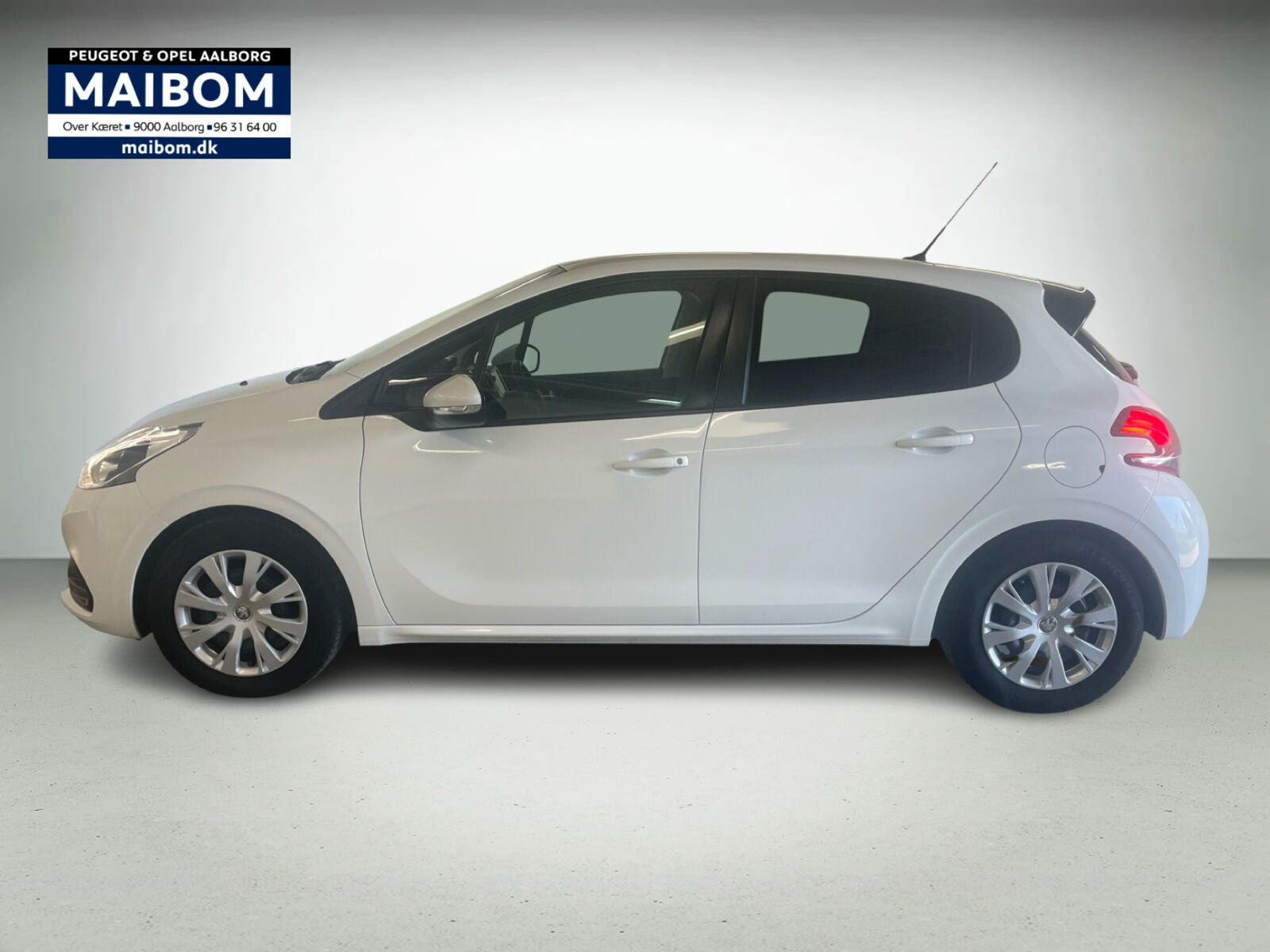 Hvid Peugeot 208 fra 2017