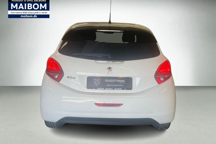Hvid Peugeot 208 fra 2017