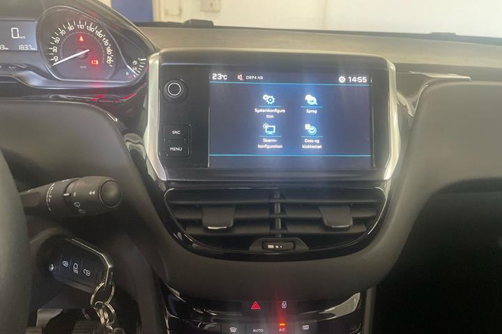 Hvid Peugeot 208 fra 2017