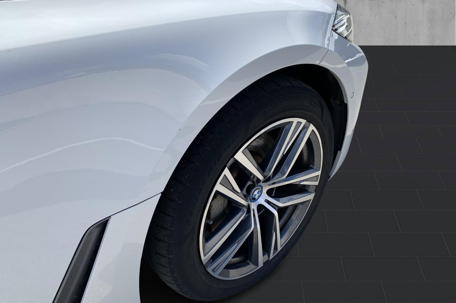 Hvid BMW i4 fra 2022