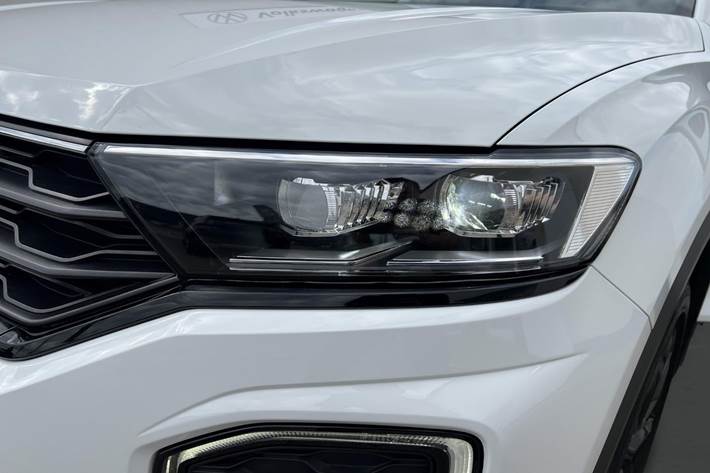 Hvid VW T-Roc fra 2022
