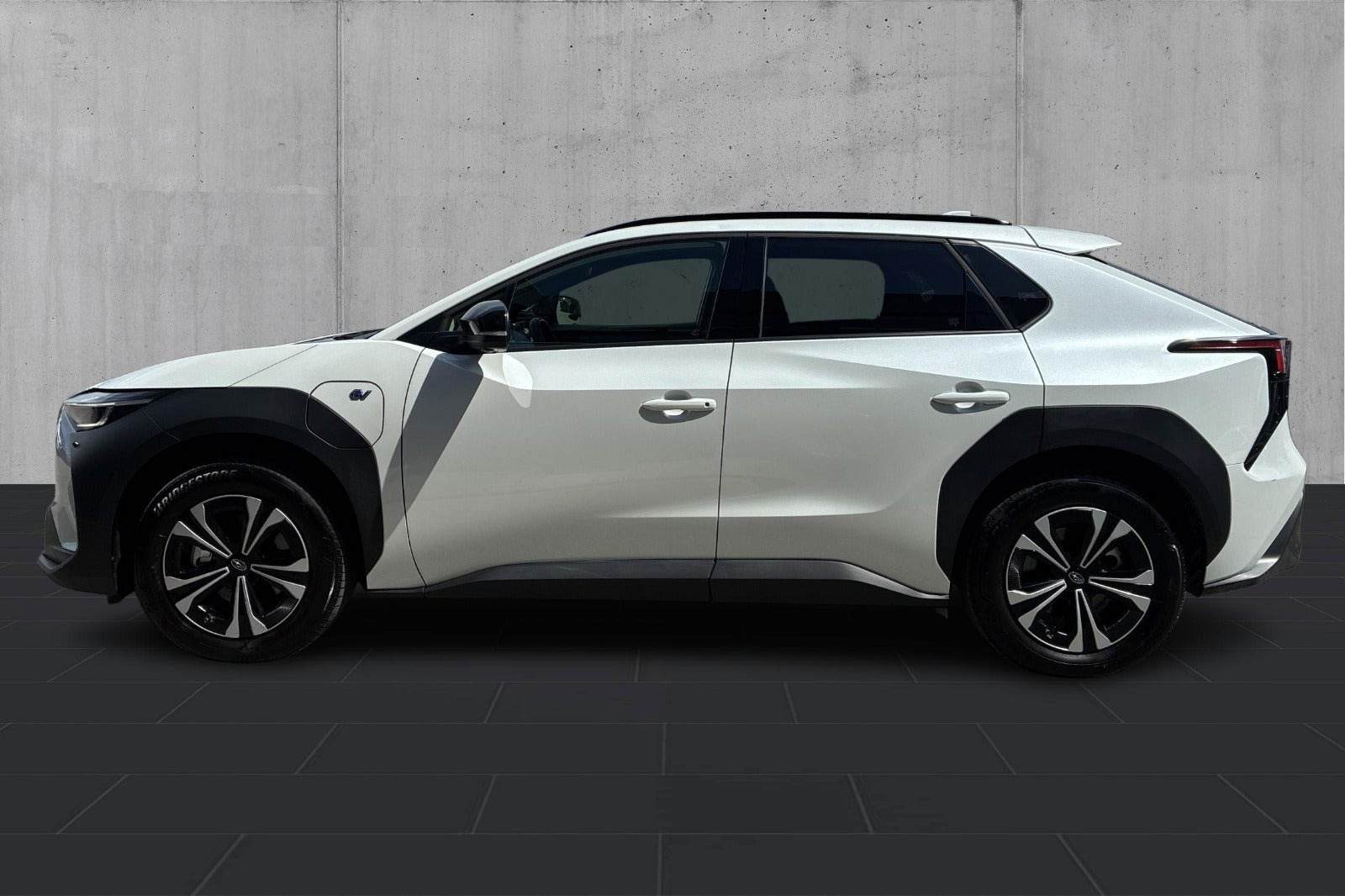 Hvid Subaru Solterra fra 2024