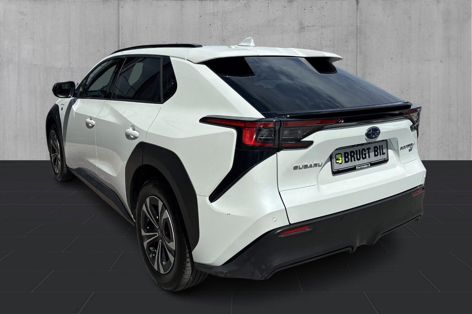 Hvid Subaru Solterra fra 2024