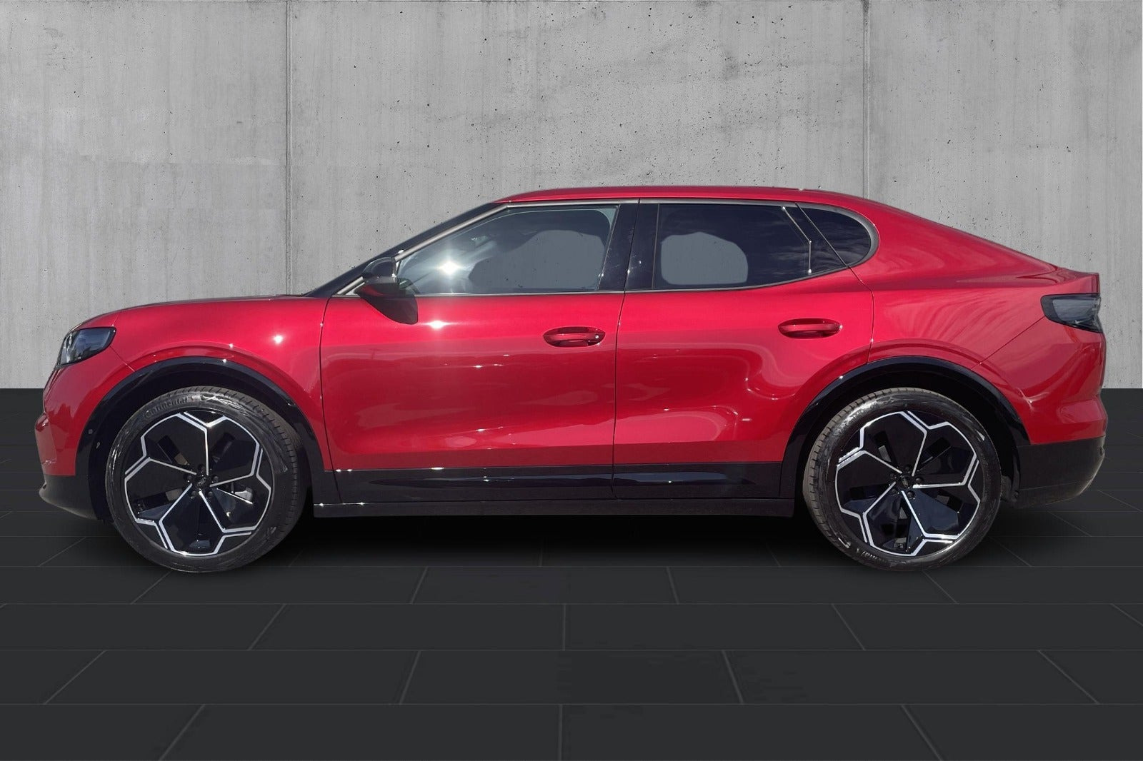 Rød Ford Capri fra 2025