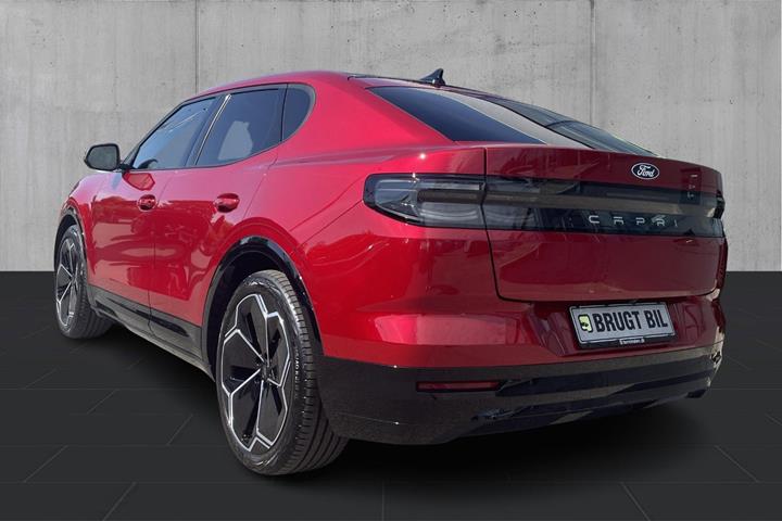 Rød Ford Capri fra 2025