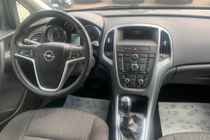 Brun Opel Astra fra 2014