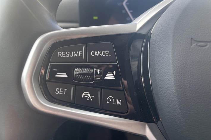 Blå BMW i4 fra 2025