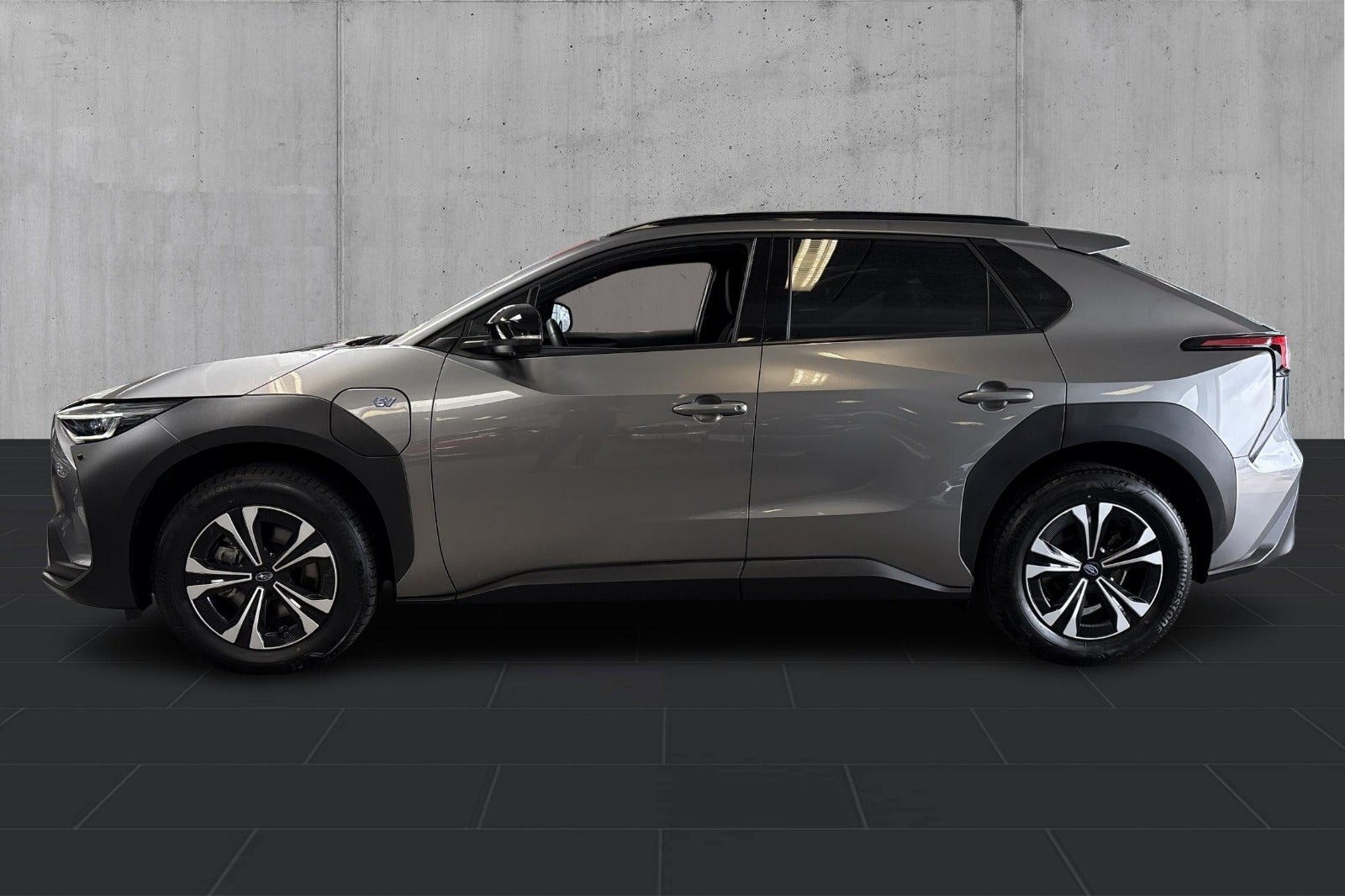 Grå Subaru Solterra fra 2025