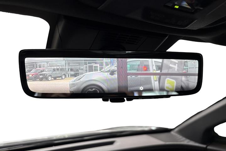 Grå Subaru Solterra fra 2025