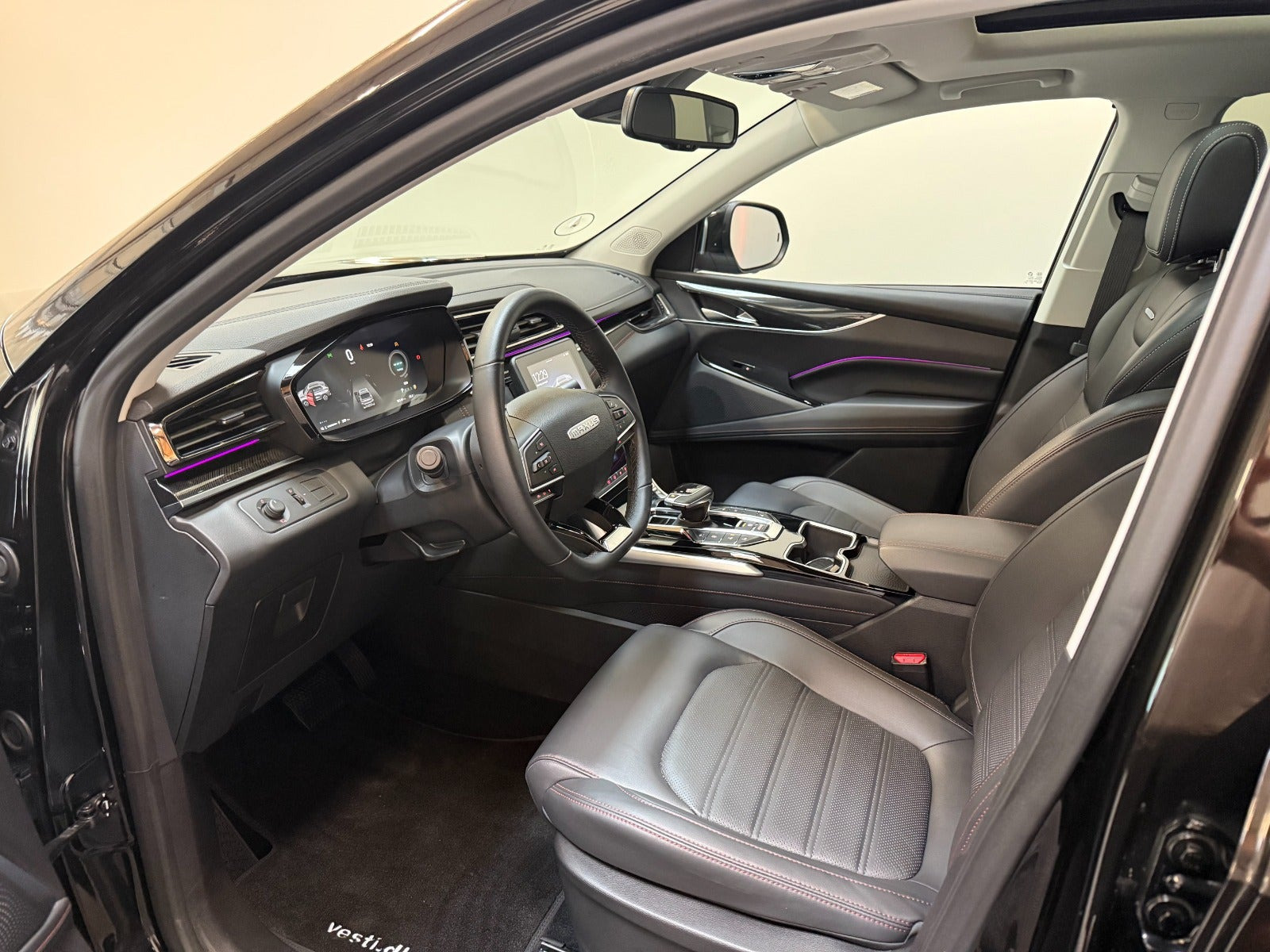 Sort Maxus Euniq6 fra 2022