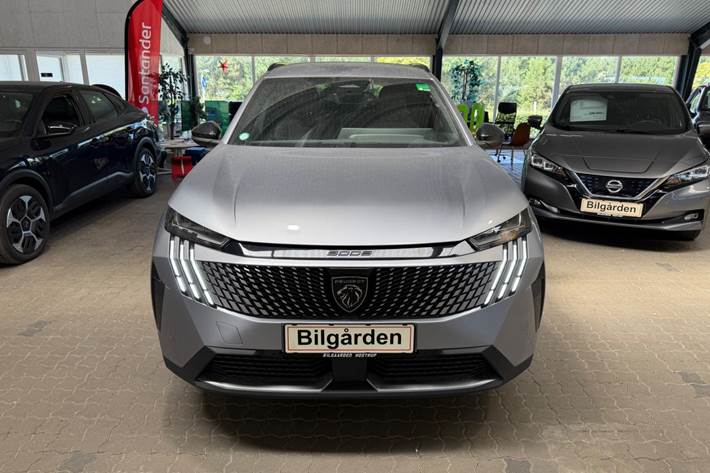 Grå Peugeot e-5008 fra 2025