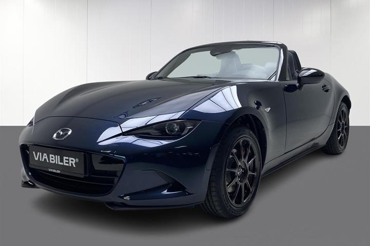 Blå Mazda MX-5 fra 2026 set udefra