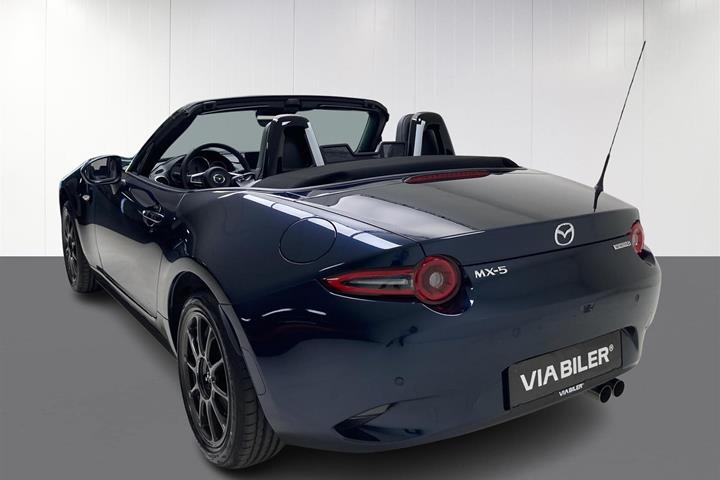 Blå Mazda MX-5 fra 2026