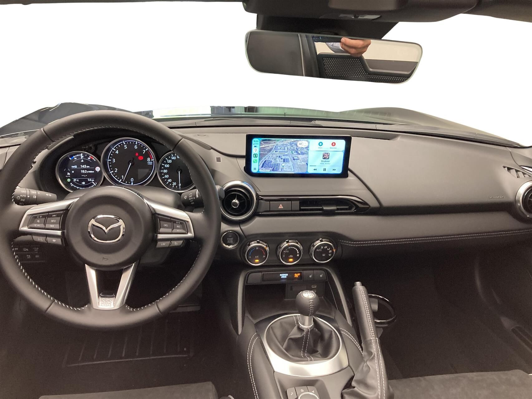 Blå Mazda MX-5 fra 2026