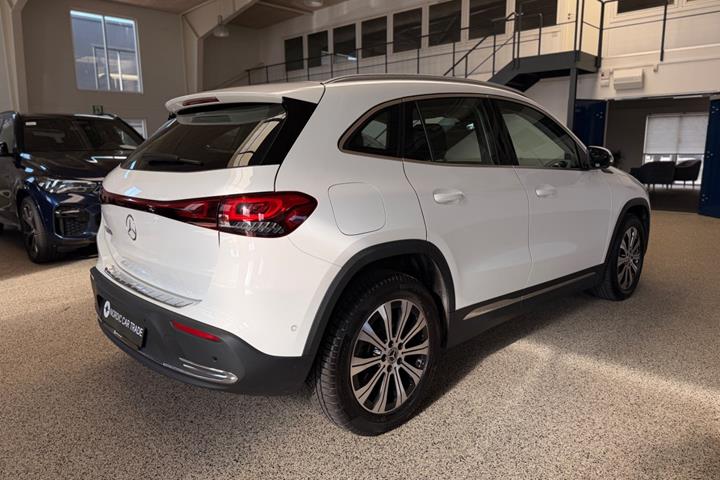 Hvid Mercedes EQA250 fra 2023