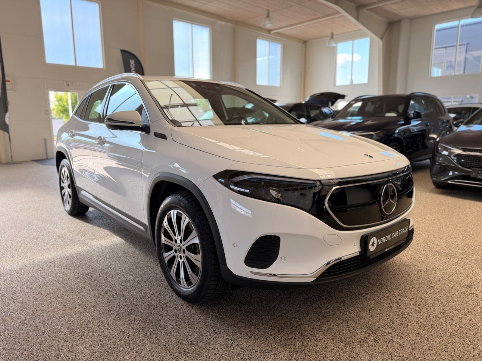 Hvid Mercedes EQA250 fra 2023