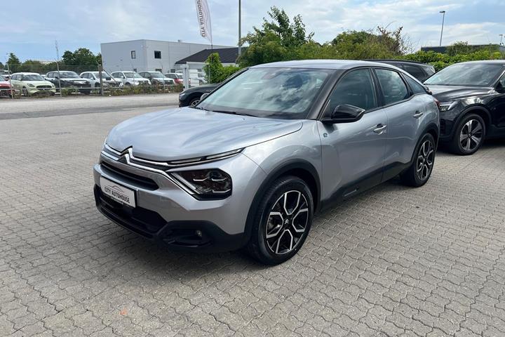 Grå Citroën ë-C4 fra 2023 set udefra