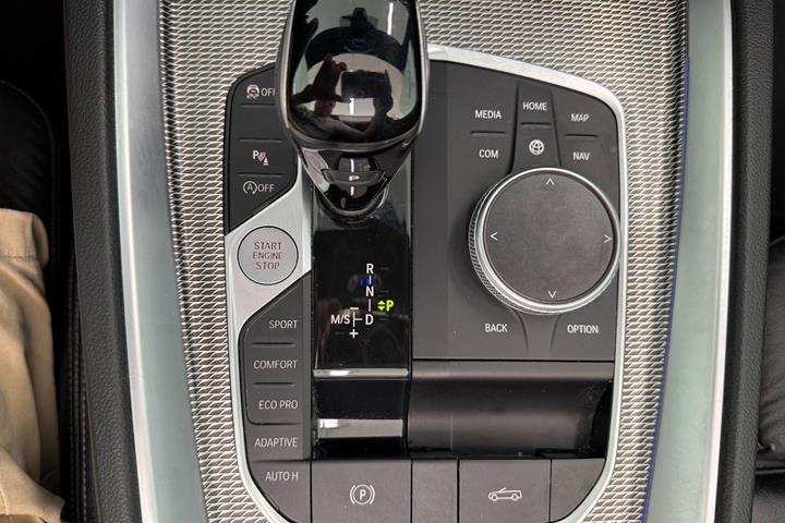 Hvid BMW Z4 fra 2022
