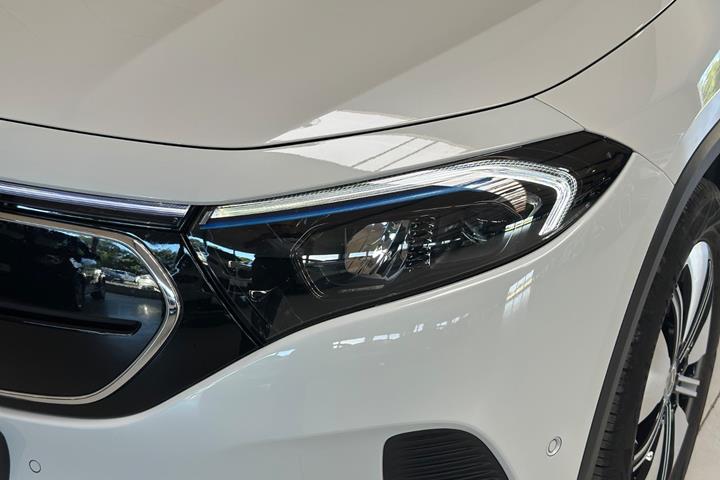 Hvid Mercedes EQA250 fra 2022