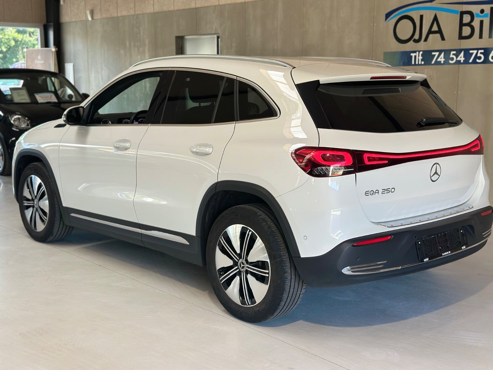 Hvid Mercedes EQA250 fra 2022