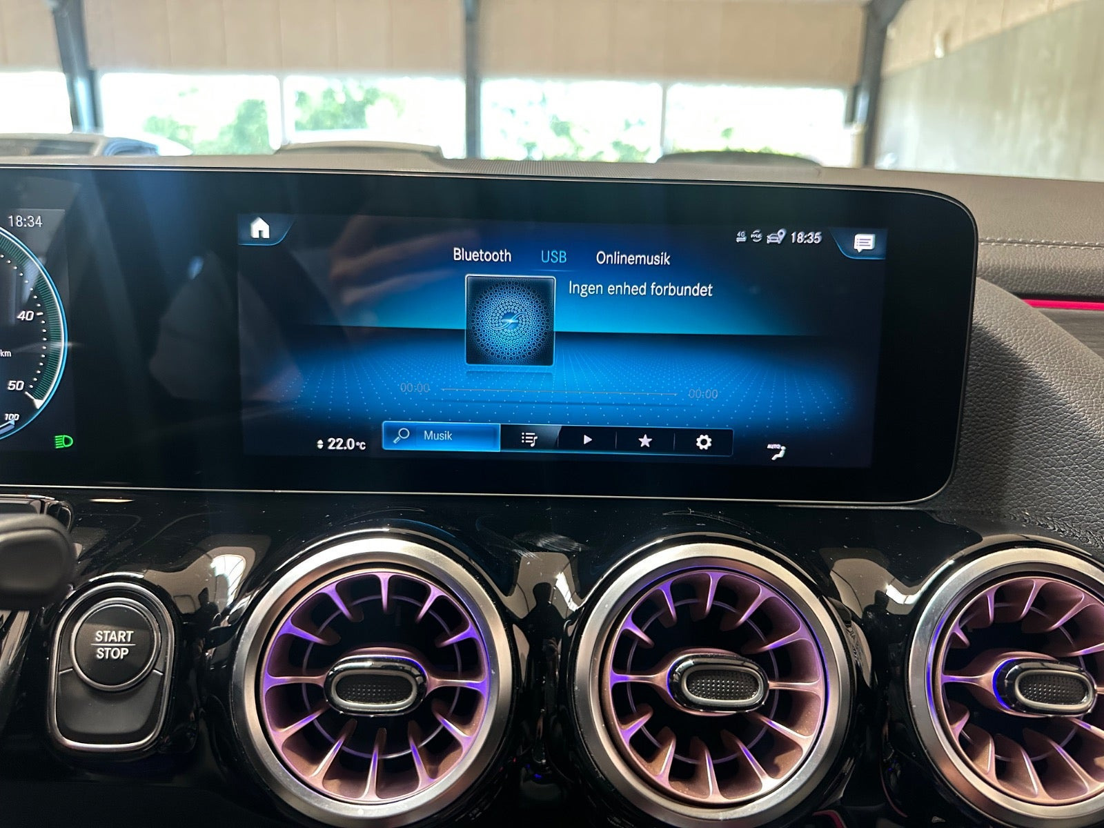 Hvid Mercedes EQA250 fra 2022
