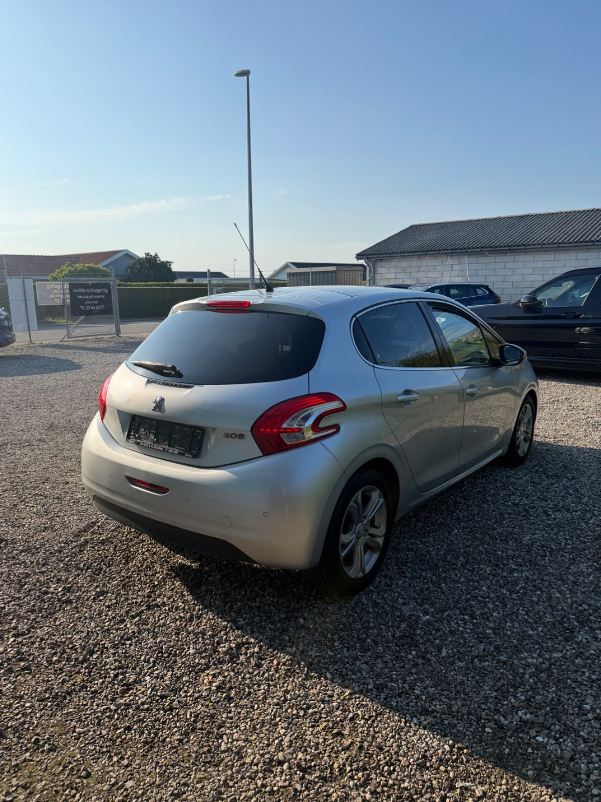 Sølv Peugeot 208 fra 2015