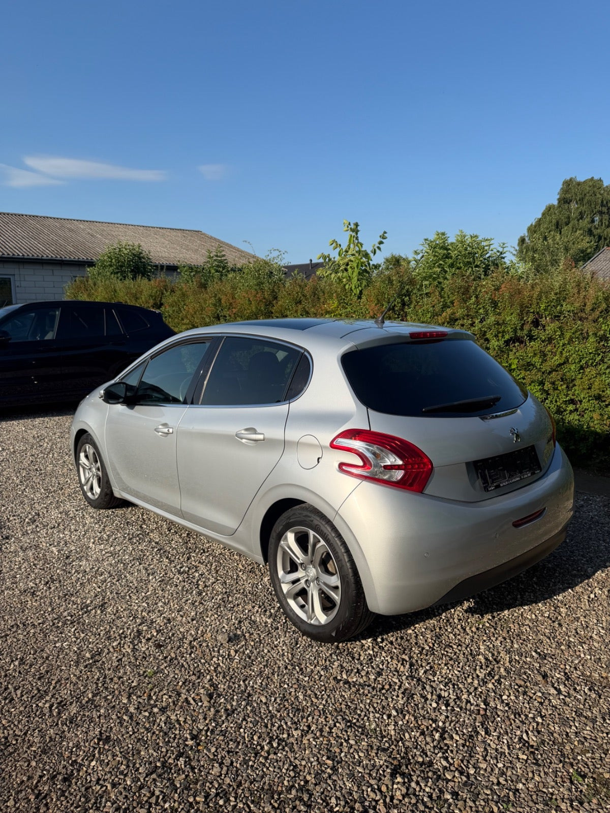 Sølv Peugeot 208 fra 2015