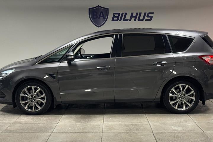 Grå Ford S-MAX fra 2019