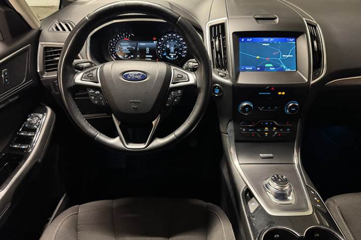 Grå Ford S-MAX fra 2019