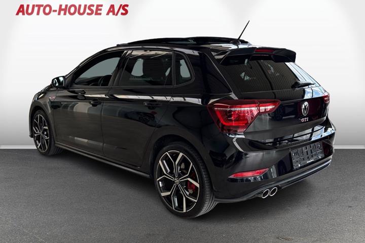 Sort VW Polo fra 2023