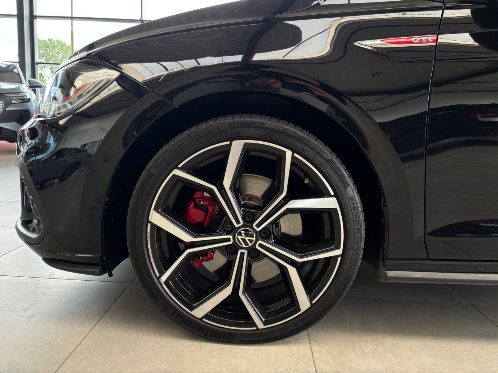 Sort VW Polo fra 2023