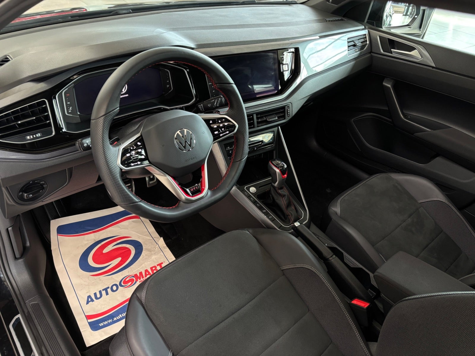 Sort VW Polo fra 2023