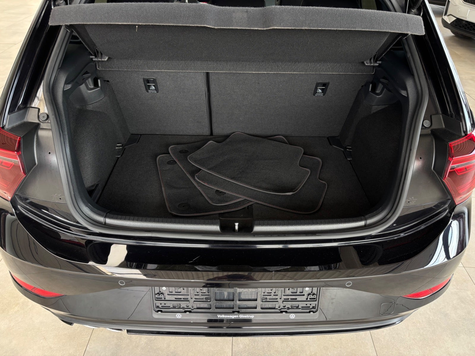 Sort VW Polo fra 2023