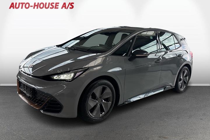 Grå Cupra Born fra 2024 set udefra