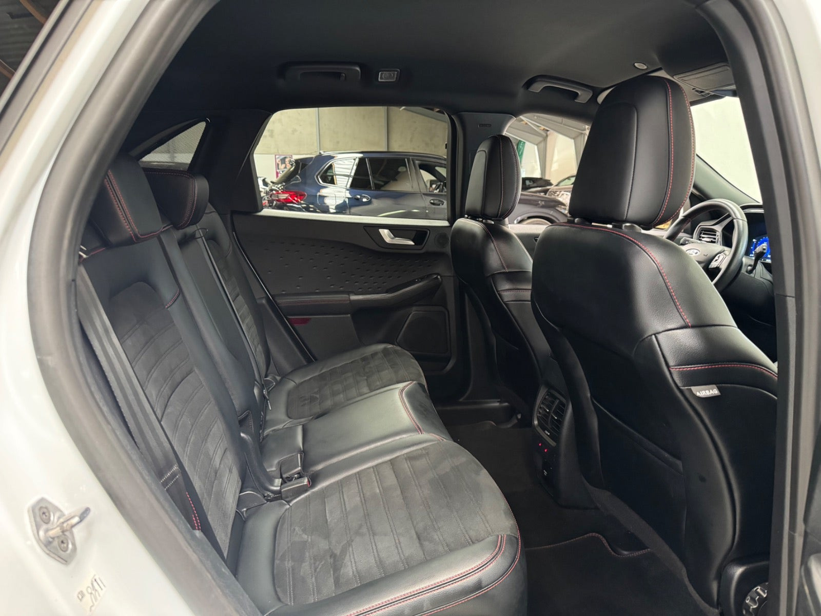 Hvid Ford Kuga fra 2020