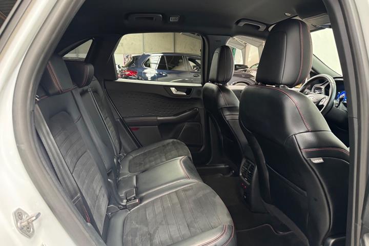 Hvid Ford Kuga fra 2020