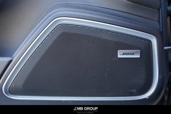 Sort Porsche Panamera 4 fra 2017