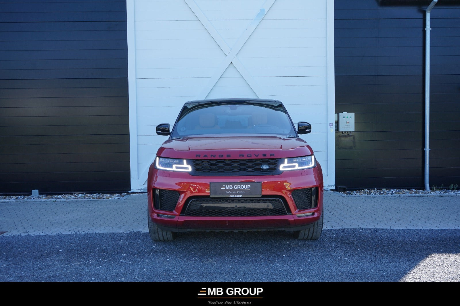 Rød Land Rover Range Rover sport fra 2019