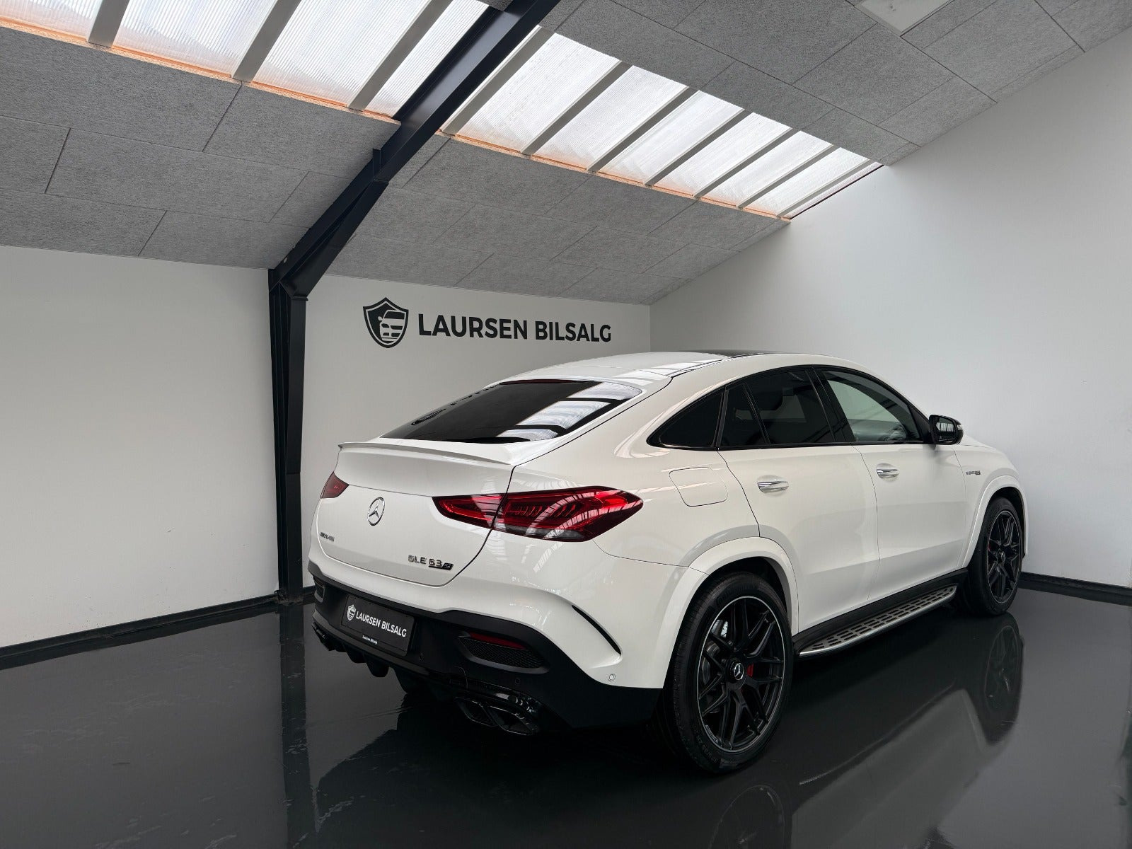 Hvid Mercedes GLE63 fra 2021