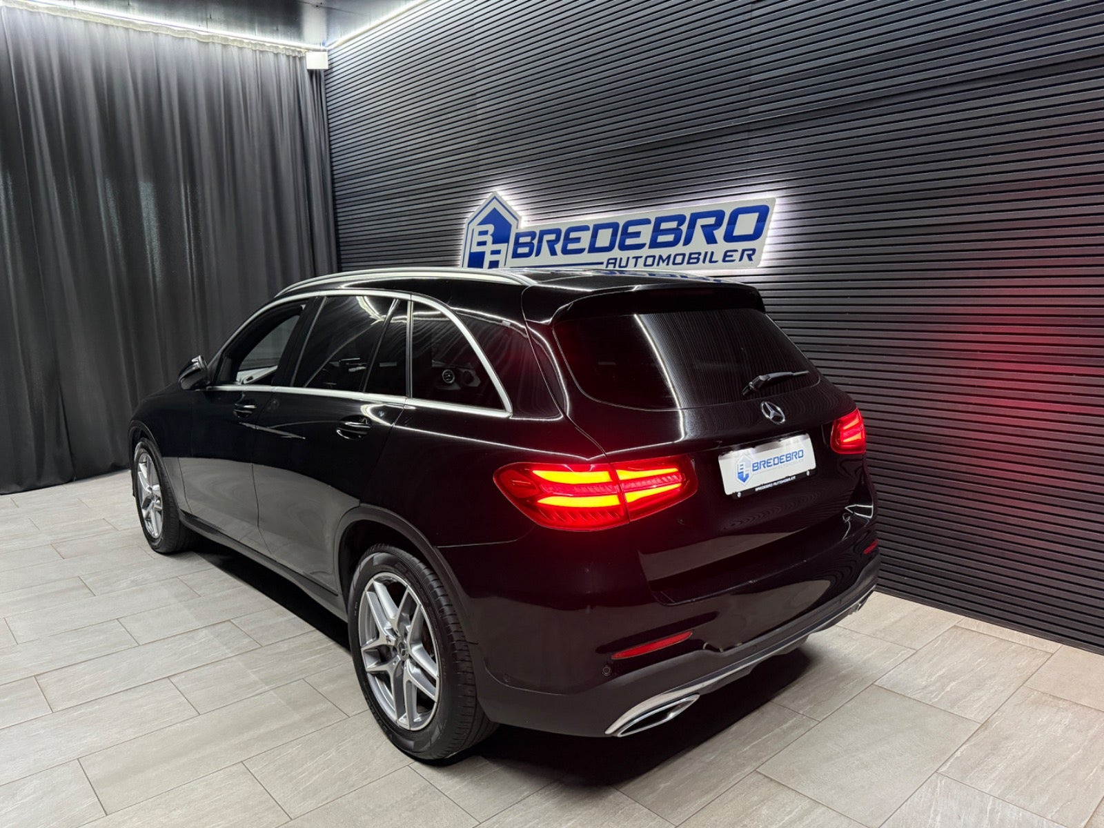 Sort Mercedes GLC220 d fra 2017