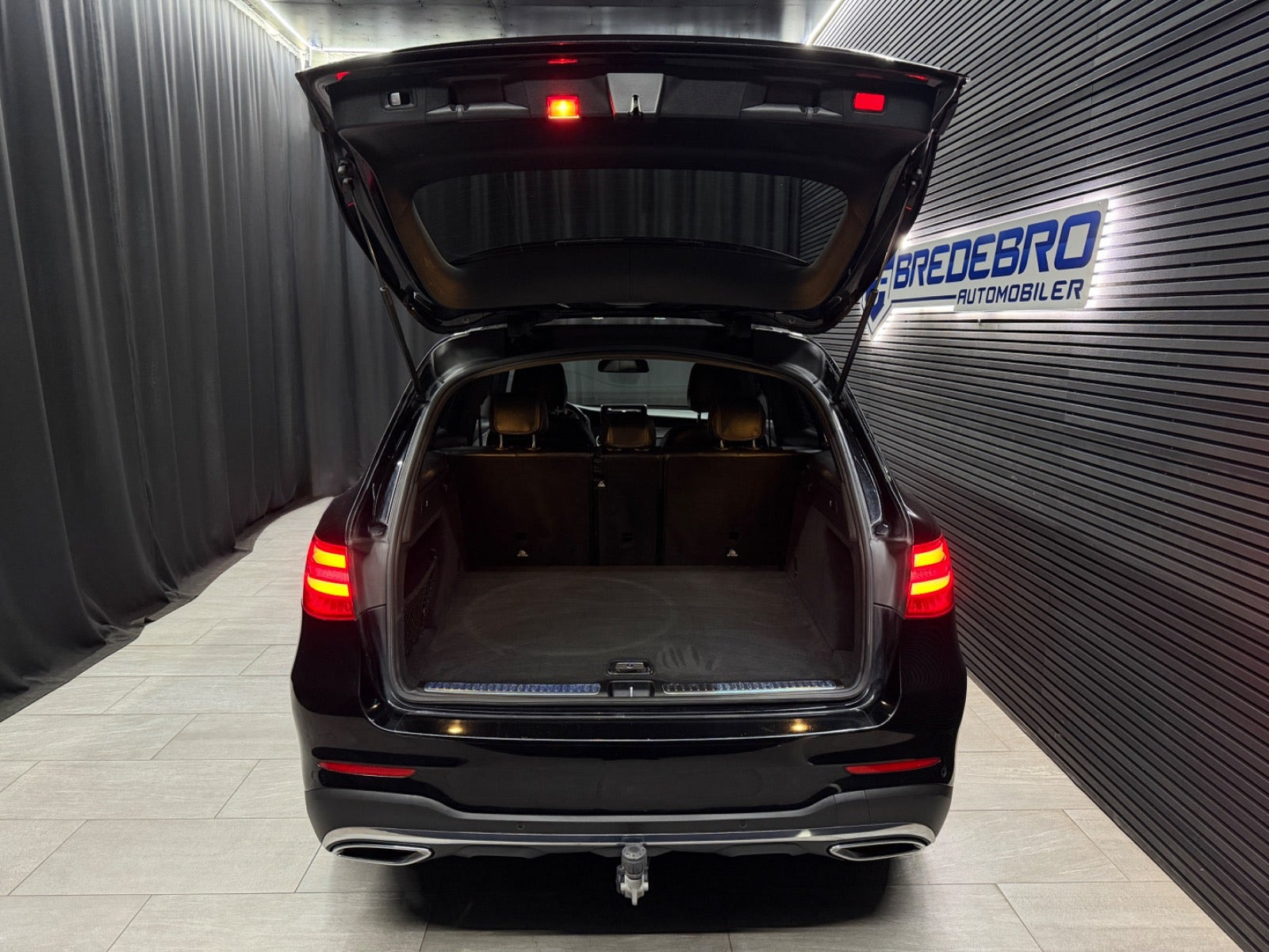 Sort Mercedes GLC220 d fra 2017
