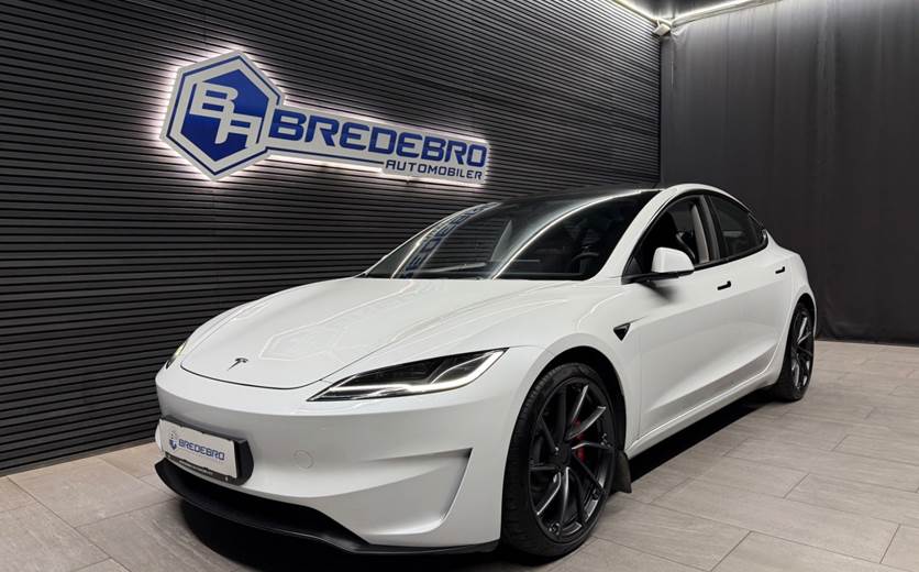 Tesla Model 3 Performance AWD