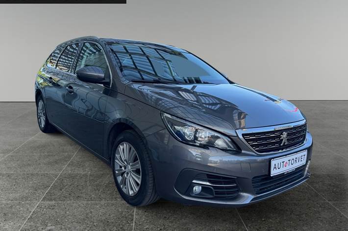 Grå Peugeot 308 fra 2018