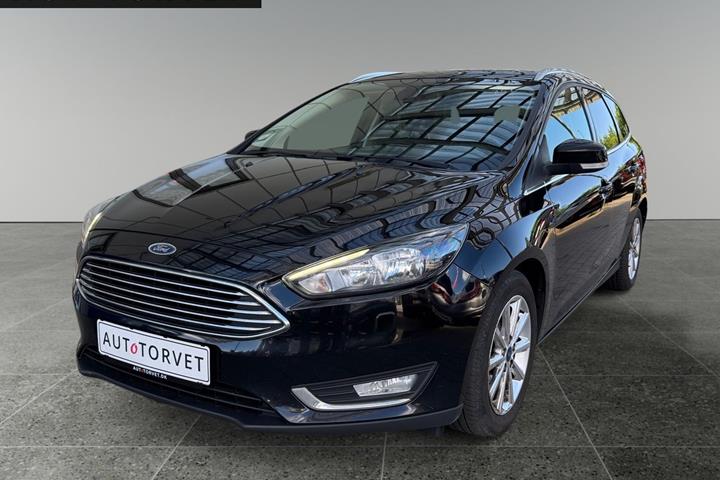 Sort Ford Focus fra 2017 set udefra