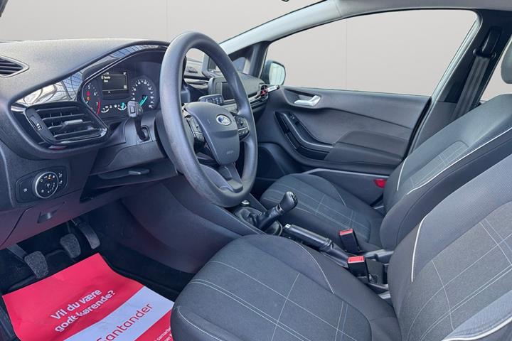 Grå Ford Fiesta fra 2019