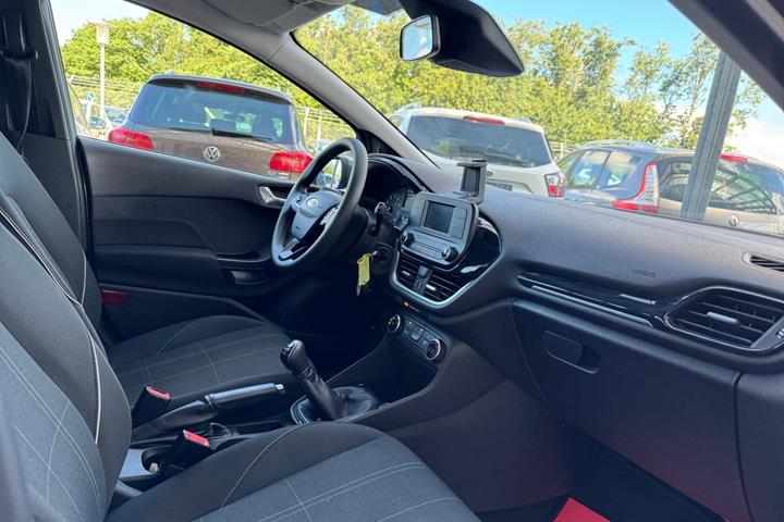 Grå Ford Fiesta fra 2019