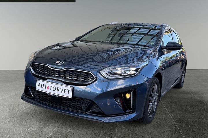 Blå Kia Ceed fra 2020 set udefra
